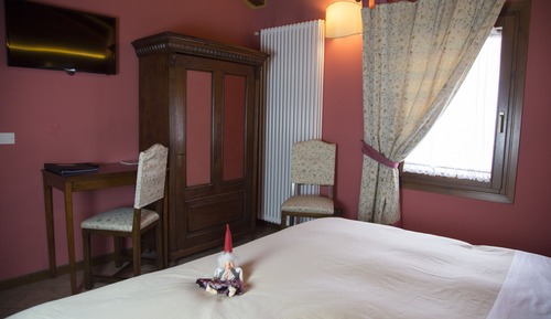 Chambre Standard Double ou avec lits jumeaux, 1 chambre, salle de bains privée, vue cour intérieure