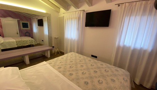 Chambre Design Double ou avec lits jumeaux, 1 chambre, salle de bains privée (Calcatreppola)