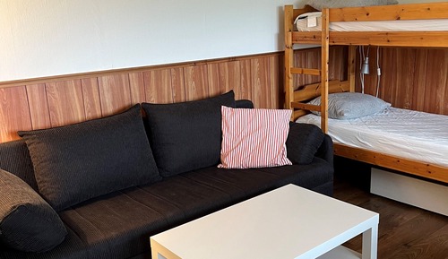 Cabane, 2 chambres, salle de bains privée (9-10an)