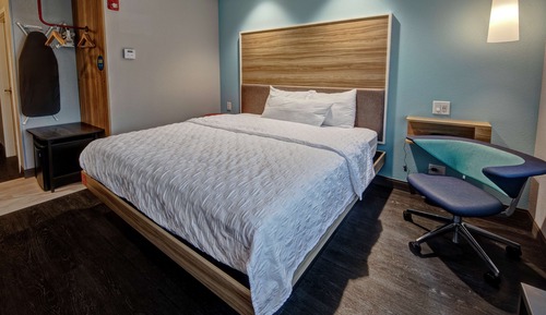 Chambre, 1 très grand lit