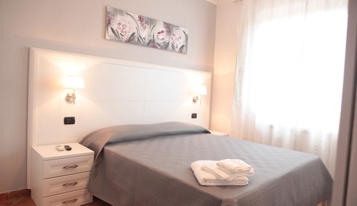 Chambre Double, salle de bains attenante