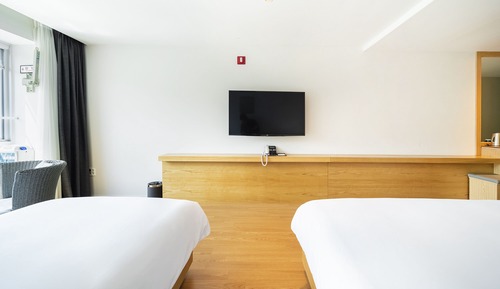 Standard Twin Mountain (Free Heated Pool, Cruise Special Discount)