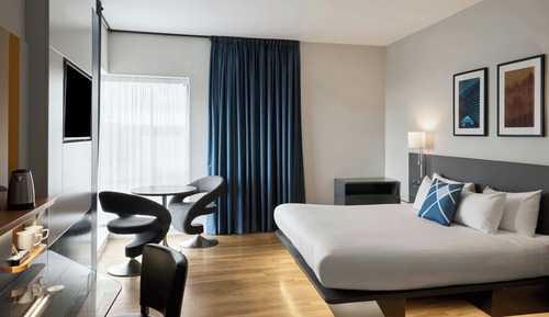Chambre Double, 1 très grand lit