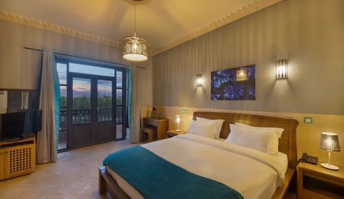 Suite Supérieure, 1 très grand lit, balcon, vue montagne