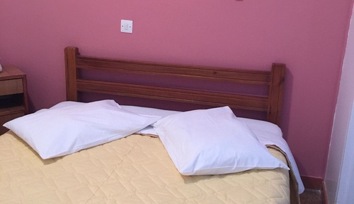 Chambre avec lits jumeaux, vue montagne