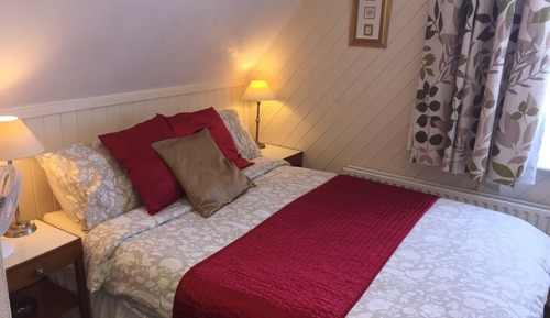 Chambre Double, salle de bains commune
