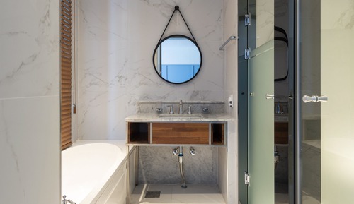 Chambre Double Premium, 1 très grand lit, salle de bains privée