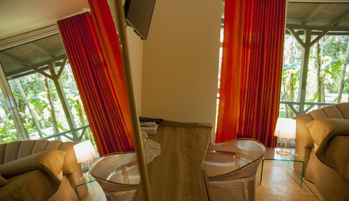 Chambre Double, vue piscine