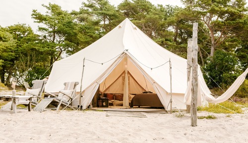 Tente Royale, vue océan, en bord de plage