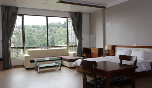 Suite Studio Affaires, 1 très grand lit, cuisine, vue colline