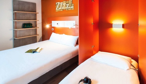 Chambre, 2 lits une place