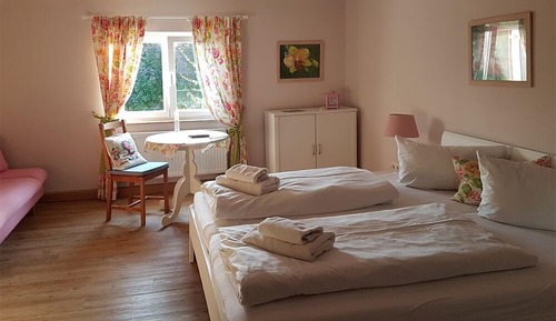 Chambre Double Supérieure, 1 grand lit, salle de bains attenante
