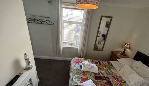 Chambre Double, salle de bains privée