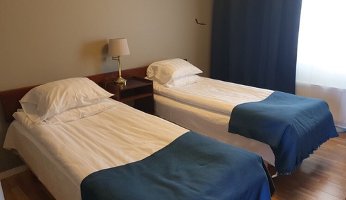 Chambre Standard avec lits jumeaux, 2 lits une place, salle de bains privée