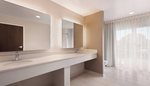 Chambre, 2 grands lits, non-fumeurs, en angle
