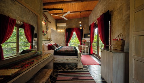 Chambre Signature, baignoire à jets, vue lac