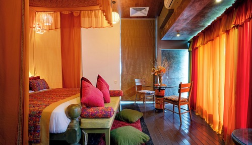 Suite Royale, 1 très grand lit, balcon, vue lac