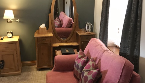 Chambre Double Deluxe, salle de bains attenante, vue cour intérieure