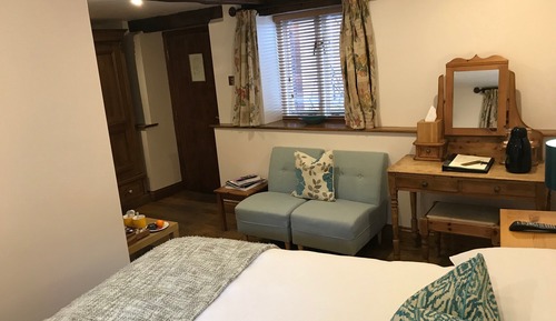 Chambre Standard Double ou avec lits jumeaux, salle de bains attenante (Ground Floor)