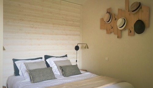 Chambre Double Supérieure, salle de bains privée, vue jardin
