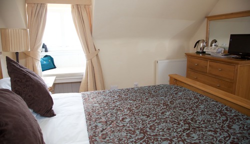 Chambre Double, vue lac (Shira)