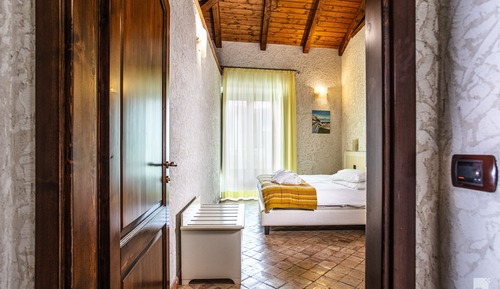 Appartement Confort, coin cuisine, vue partielle sur la mer