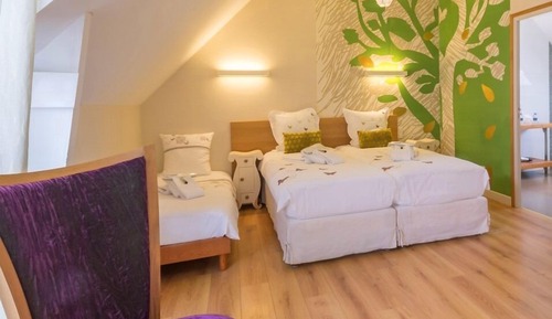 Suite, salle de bains privée (Au 1er Etage )