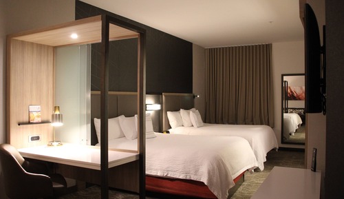 Suite, plusieurs lits (Mobility Accessible, Tub)