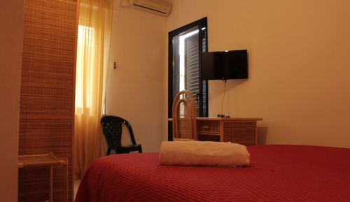 Chambre Double, balcon, vue colline (8 )