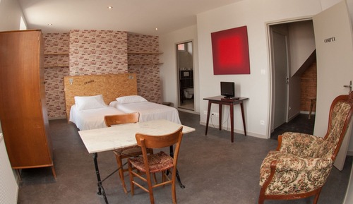 Chambre Double, salle de bains attenante