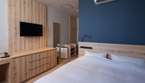Chambre Double, 1 lit double, non-fumeurs (2 Beds and 1 Extra Bed)