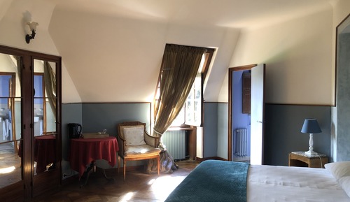 Suite Familiale, salle de bains attenante, vue jardin