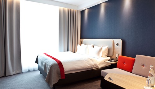 Chambre, 1 grand lit et 1 canapé-lit