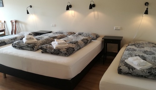 Chambre Quadruple, salle de bains privée