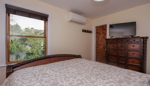 Chambre, salle de bains privée (Room #5)