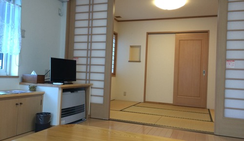 Chambre Tradition, salle de bains commune, dans les dépendances (Japanese Style)