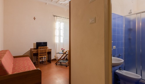 Chambre Triple, salle de bains privée, vue ville