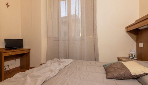Chambre Double, 1 grand lit, vue ville