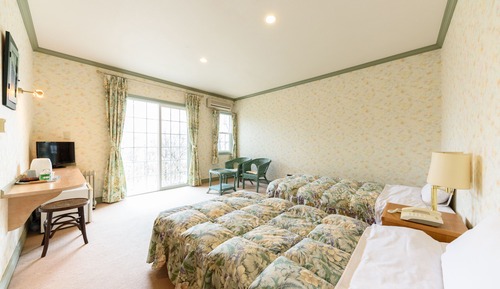 Chambre avec lits jumeaux, dans les dépendances (with Extra Bed)