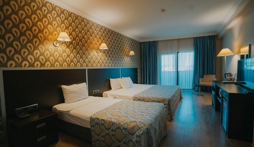 Chambre Standard Double ou avec lits jumeaux, vue partielle sur la mer