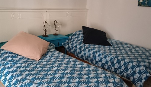 Chambre Quadruple, salle de bains privée (L'Aile)