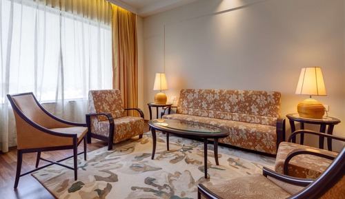 Suite, 1 lit double, vue piscine