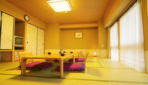 Chambre (Japanese Style, with Half Board)
