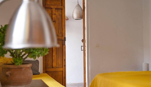 Chambre Double Confort, salle de bains privée, vue ville (Saffron)