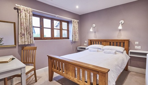 Chambre Double Standard, salle de bains attenante, vue jardin