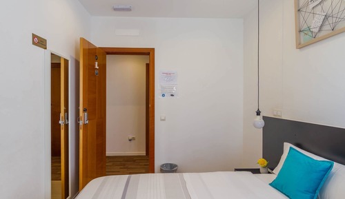 Chambre Confort, salle de bains commune
