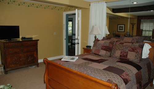 Chambre Simple, 1 grand lit et 1 canapé-lit