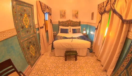 Chambre Double Design, 1 lit double, salle de bains attenante, dans la tour (Simbad el Marino)