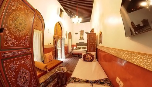 Chambre Triple Junior, salle de bains privée, dans la tour