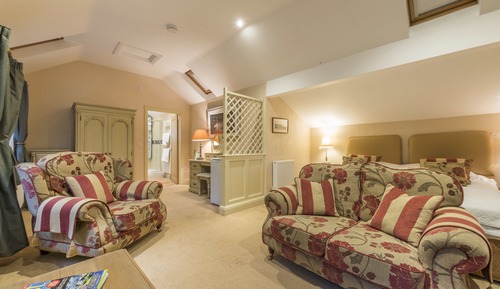 Chambre Luxe Double ou avec lits jumeaux, salle de bains attenante, vue jardin (Willow Suite)